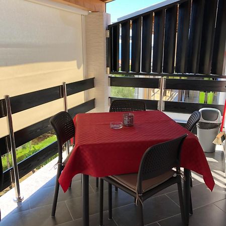 Residence4A-Appartamento Rosso Ravni Exterior foto