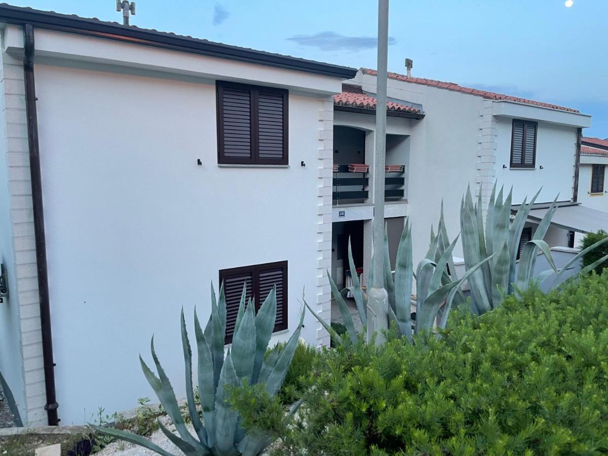 Residence4A-Appartamento Rosso Ravni Exterior foto